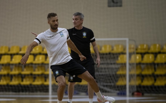 ĐT Futsal Brazil tập luyện trước trận đấu với ĐT Futsal Việt Nam. (Ảnh: CBF).