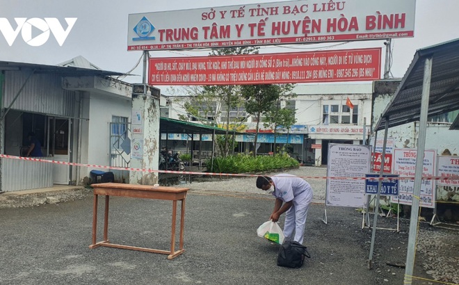 Trung tâm Y tế huyện Hòa Bình đã phong tỏa.