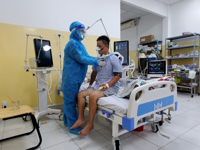 Bác sĩ Việt Kiều chỉ ra điều rất quan trọng cần làm sau khi điều trị khỏi cho bệnh nhân Covid-19, nhất là bệnh nhân nặng - Ảnh 2. Bác sĩ Việt Kiều chỉ ra điều rất quan trọng cần làm sau khi điều trị khỏi cho bệnh nhân Covid-19, nhất là bệnh nhân nặng - Ảnh 2.