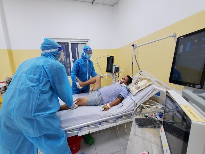 Bác sĩ Việt Kiều chỉ ra điều rất quan trọng cần làm sau khi điều trị khỏi cho bệnh nhân Covid-19, nhất là bệnh nhân nặng - Ảnh 1. Bác sĩ Việt Kiều chỉ ra điều rất quan trọng cần làm sau khi điều trị khỏi cho bệnh nhân Covid-19, nhất là bệnh nhân nặng - Ảnh 1.