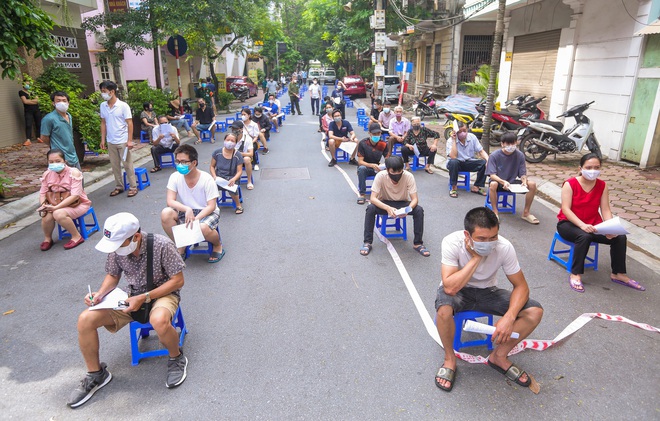 Hà Nội thêm 3 ca Covid-19; Bình Thuận: Nếu công an không kịp mở ngay thùng đông lạnh, không biết điều gì sẽ xảy ra với 15 người - Ảnh 2.