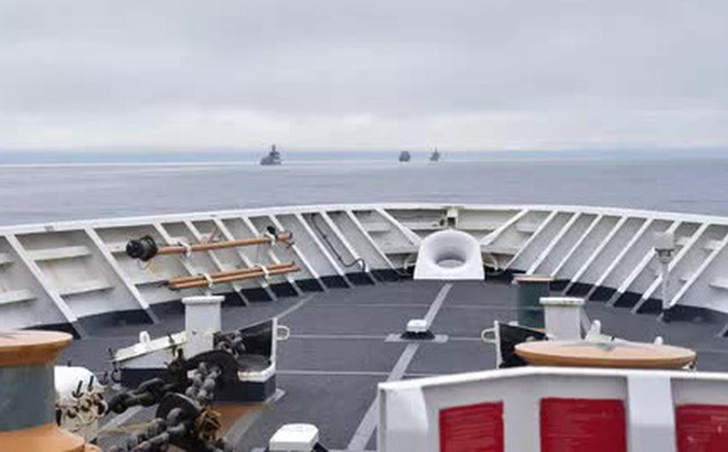 Tàu USCGC Bertholf được cho là đang bám các tàu Trung Quốc. Ảnh: The Drive