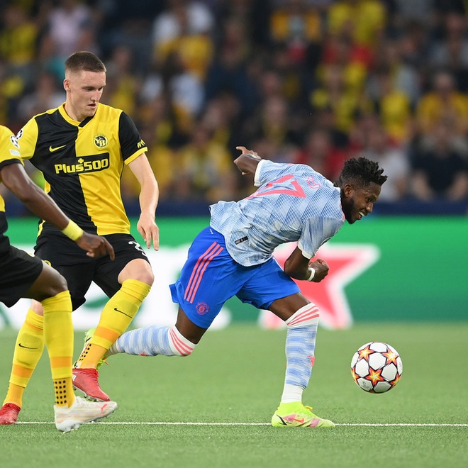 Chấm điểm cầu thủ MU vs Young Boys: Thảm họa mang tên Fred và Wan-Bissaka - Ảnh 3.