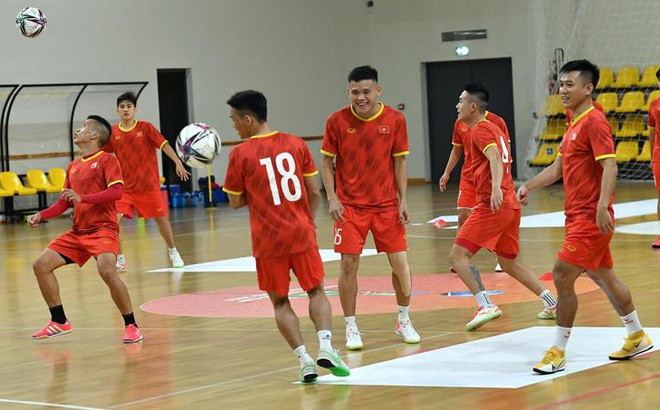 ĐT futsal Việt Nam trở lại sân tập để chuẩn bị cho trận đấu với Panama.