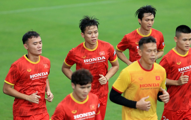 Quế Ngọc Hải động viên Văn Lâm sớm trở lại thi đấu cùng ĐT Việt Nam - Ảnh 1.