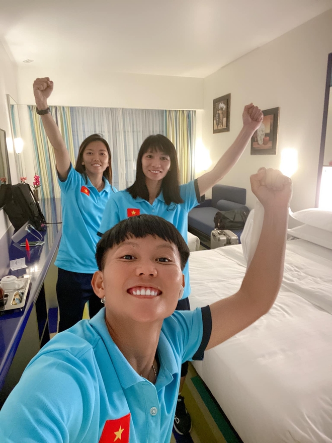 Tuyển nữ Việt Nam hào hứng khi đặt chân đến Dubai - Ảnh 4.