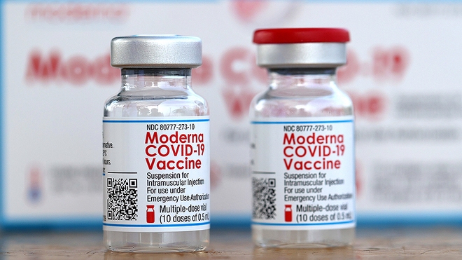 Thêm 1 quốc gia châu Âu dừng tiêm vaccine Moderna cho người trẻ tuổi vì lo ngại tác dụng phụ - Ảnh 1.