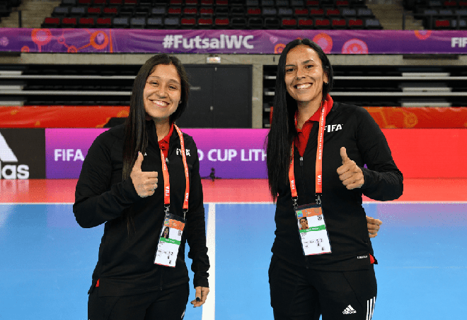 Hai nữ trọng tài bắt chính trận tuyển futsal Việt Nam đấu CH Czech tại World Cup 2021 - Ảnh 1.