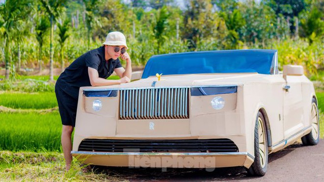 Thợ Việt chế kiểu dáng Rolls-Royce mui trần bằng bìa cứng - Ảnh 2.