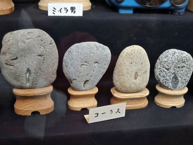 Bảo tàng của những viên đá hình mặt người kỳ dị ở Nhật Bản - Ảnh 2.