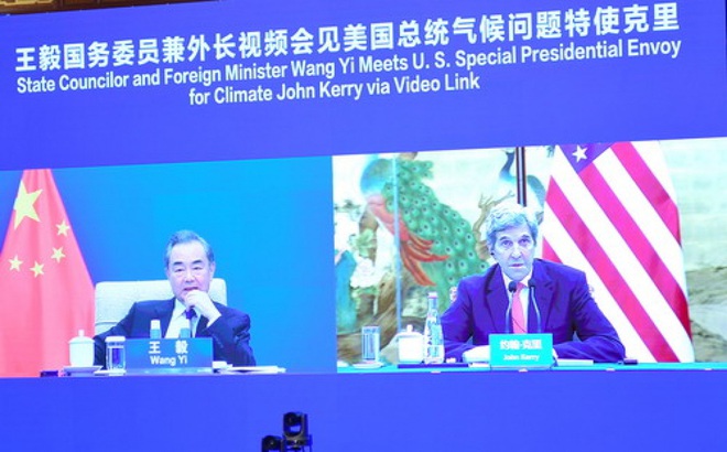 Ngoại trưởng Trung Quốc Vương Nghị gặp trực tuyến Đặc phái viên về khí hậu của Mỹ John Kerry. Ảnh: Bộ Ngoại giao Trung Quốc