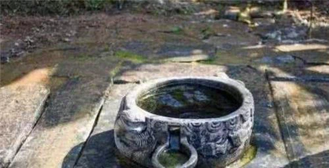 Khi chạy trốn người phương Tây, Từ Hi Thái hậu đã vứt rất nhiều của cải xuống giếng, vì sao đến giờ vẫn không ai dám vớt? - Ảnh 4. Khi chạy trốn người phương Tây, Từ Hi Thái hậu đã vứt rất nhiều của cải xuống giếng, vì sao đến giờ vẫn không ai dám vớt? - Ảnh 4.