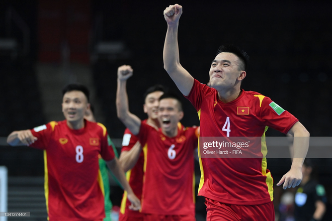 Thủ môn futsal Việt Nam xúc động khi giành vé vào vòng 1/8 World Cup: Con người Việt Nam là động lực để em thi đấu - Ảnh 3.