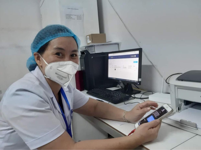 Người mẹ đặc biệt của 250 sinh viên trong tâm dịch nóng nhất cả nước - Ảnh 1. Người mẹ đặc biệt của 250 sinh viên trong tâm dịch nóng nhất cả nước - Ảnh 1.