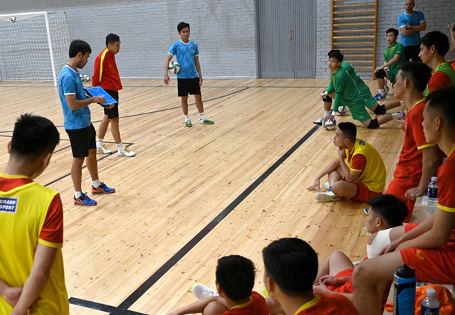 Tuyển thủ futsal Vũ Đức Tùng sẽ không ra sân ở vòng 16 đội World Cup 2021 vì chấn thương - Ảnh 1.