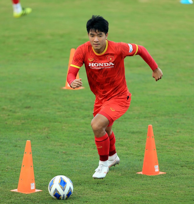 Thêm một cầu thủ U22 được bổ sung lên đội tuyển Việt Nam cho chiến dịch Vòng loại World Cup 2022 - Ảnh 11.