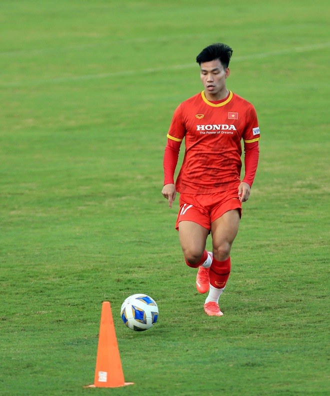 Thêm một cầu thủ U22 được bổ sung lên đội tuyển Việt Nam cho chiến dịch Vòng loại World Cup 2022 - Ảnh 12.