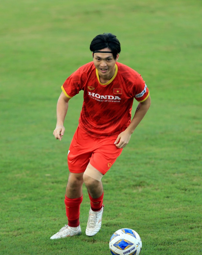 Thêm một cầu thủ U22 được bổ sung lên đội tuyển Việt Nam cho chiến dịch Vòng loại World Cup 2022 - Ảnh 13.