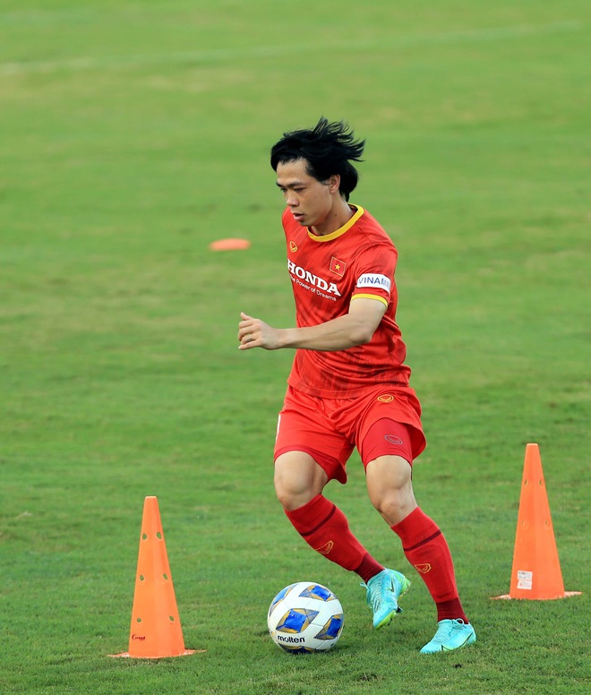 Thêm một cầu thủ U22 được bổ sung lên đội tuyển Việt Nam cho chiến dịch Vòng loại World Cup 2022 - Ảnh 14.