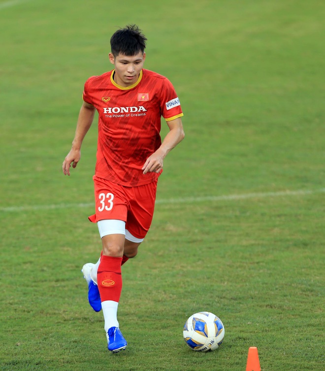 Thêm một cầu thủ U22 được bổ sung lên đội tuyển Việt Nam cho chiến dịch Vòng loại World Cup 2022 - Ảnh 4.