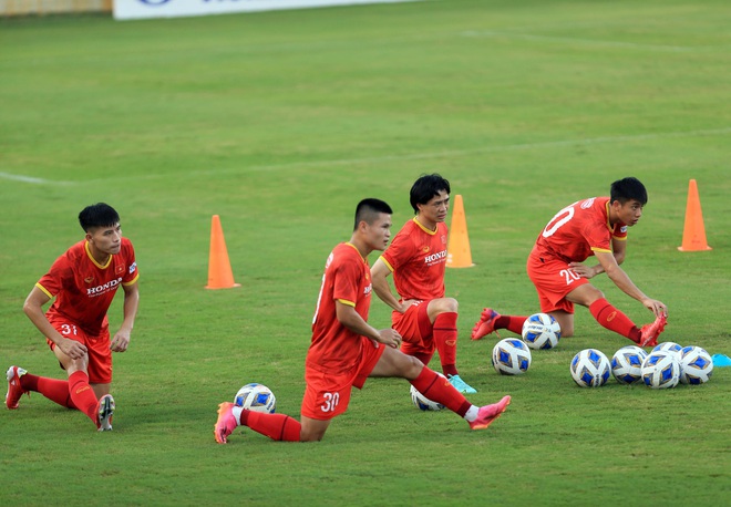 Thêm một cầu thủ U22 được bổ sung lên đội tuyển Việt Nam cho chiến dịch Vòng loại World Cup 2022 - Ảnh 6.