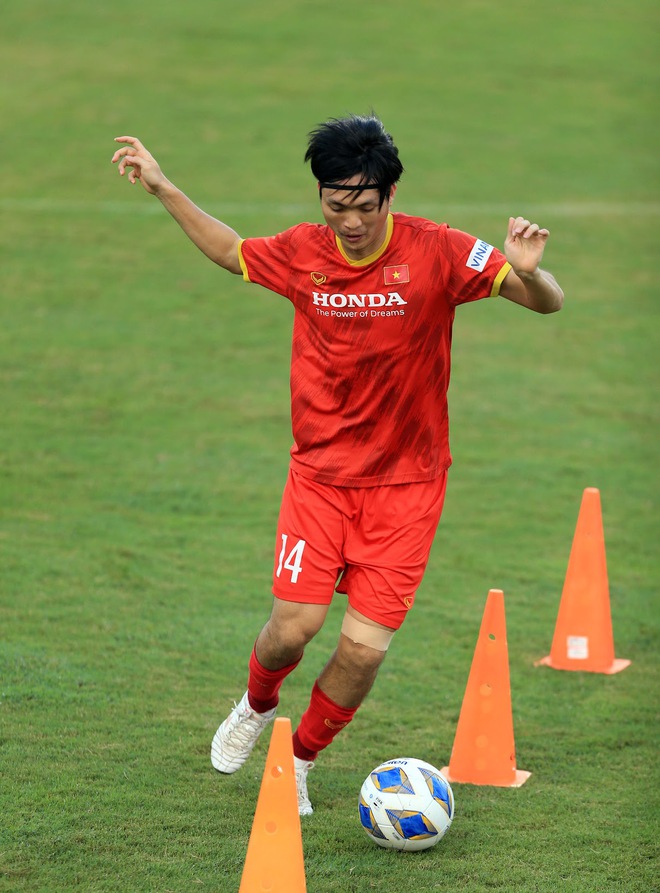 Thêm một cầu thủ U22 được bổ sung lên đội tuyển Việt Nam cho chiến dịch Vòng loại World Cup 2022 - Ảnh 9.