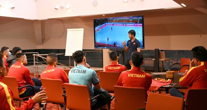 Trưởng đoàn Trần Anh Tú: Futsal Việt Nam ngay từ đầu đã đặt mục tiêu thắng Nga, không có ý định thua - Ảnh 2.