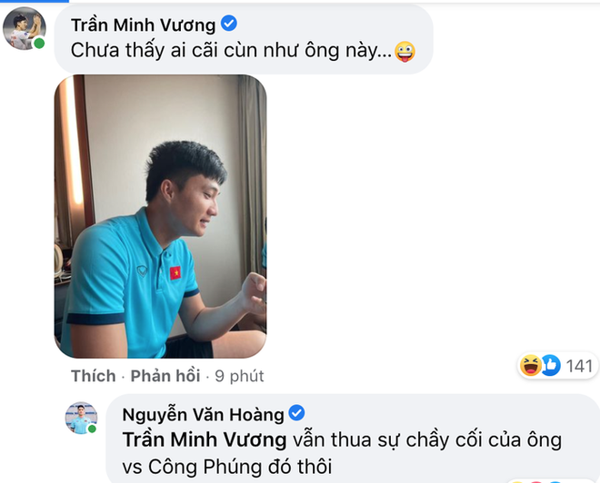 Tổ cãi cùn đội tuyển Việt Nam họp mặt bên ly cafe sáng, thưởng thức cốm khi Hà Nội vào thu - Ảnh 2.