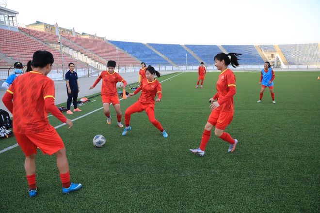 Tạm quên chiến thắng 16-0, tuyển nữ Việt Nam đặt mục tiêu 3 điểm ở trận gặp chủ nhà Tajikistan - Ảnh 4.