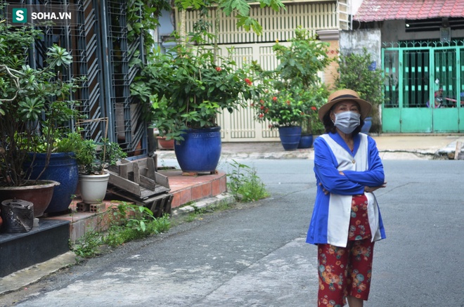 Người dân tìm tới nhà, bật khóc trước tin Phi Nhung mất: Con nói mà tui không tin, giờ là sự thật rồi! - Ảnh 5.