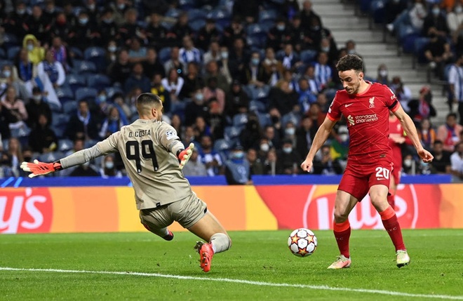 Tam tấu Salah - Mane - Firmino thay nhau lập công, Liverpool đại thắng 5-1 ở Champions League - Ảnh 8.