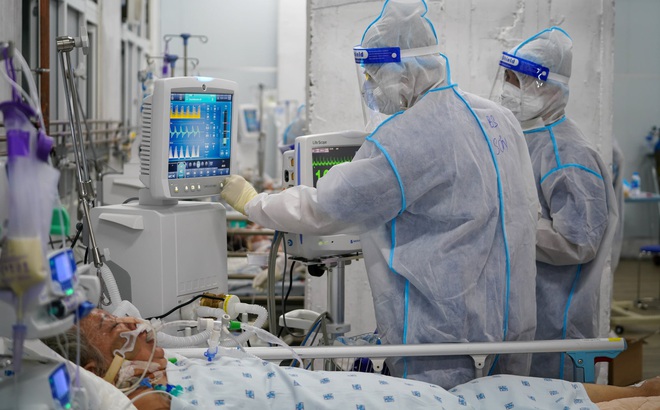 Bộ Y tế yêu cầu các bệnh viện Hà Nội chuẩn bị sẵn phương án giường cho bệnh nhân COVID-19 nặng.