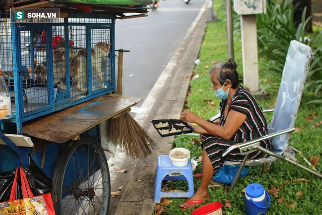 TP HCM: Dỡ hơn 300 chốt phong tỏa, rào kẽm gai, người dân vui mừng sắp được đi chợ rồi - Ảnh 5.