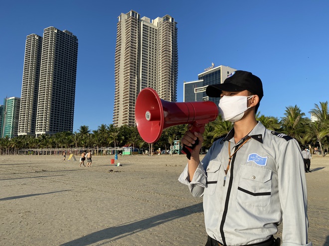 Ngắm nhìn Đà Nẵng ngày đầu nới lỏng các hoạt động sau thời gian dài ai ở đâu ở đó - Ảnh 4.