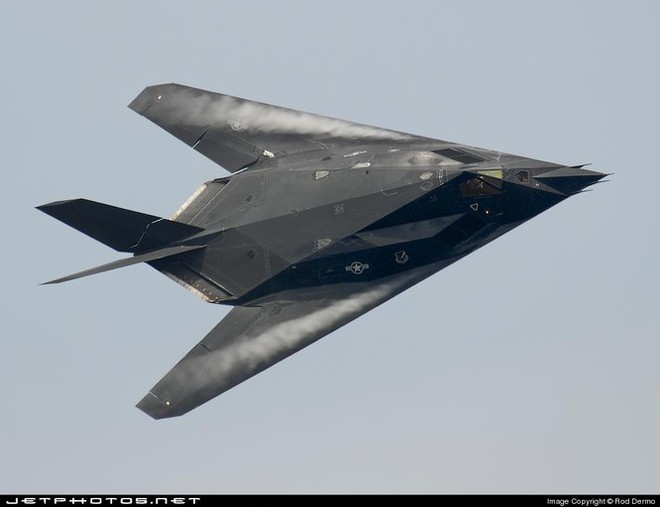 Truyền thông Trung Quốc đánh giá J-20 sánh ngang F-22, Mỹ nói chỉ như F-117A - Ảnh 5.
