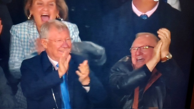 Sir Alex cười sung sướng chứng kiến cậu con trai Ronaldo hóa người hùng phút cuối - Ảnh 7.