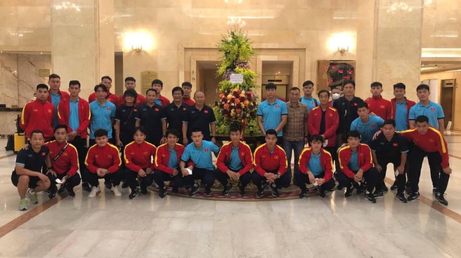 Trợ lý Lê Huy Khoa nhắc chuyện ông Lee Young-jin tối tăm mặt mũi khi dự World Cup, lên dây cót tinh thần cho tuyển Việt Nam - Ảnh 3.