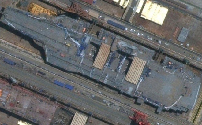 Hình ảnh vệ tinh cho thấy hàng không mẫu hạm thứ ba đang được xây dựng của Trung Quốc, tàu Type 003.