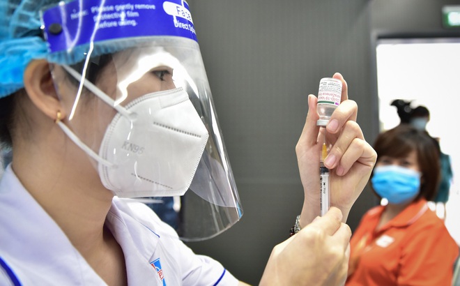 TP HCM triển khai tiêm chủng vắc xin COVID-19 - Ảnh Việt Hùng.