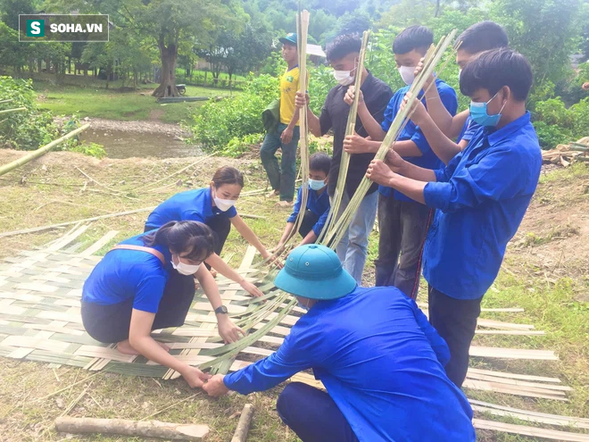 Người dân dựng cả chục ngôi nhà bằng tre nứa trên núi để làm khu cách ly Covid-19 - Ảnh 2.