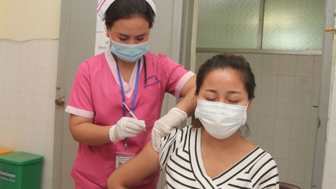 Đề nghị Singapore chuyển nhượng vaccine dôi dư cho Việt Nam; Tỷ lệ tiêm chủng thứ 2 ĐNA, láng giềng của VN sẽ mở cửa du lịch vào tháng 9 - Ảnh 1.