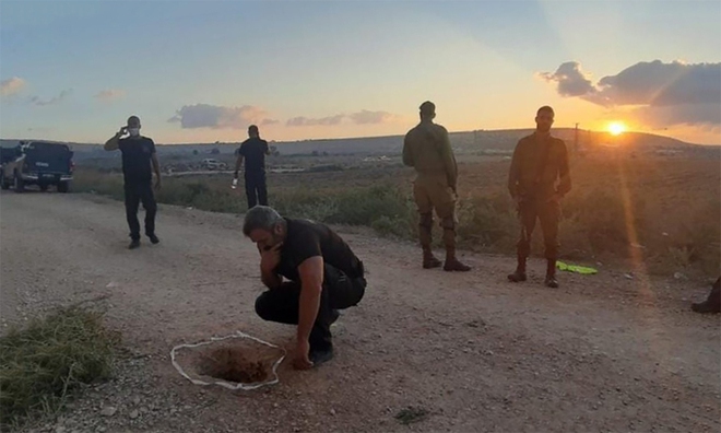 6 phạm nhân trốn khỏi nhà tù nghiêm bậc nhất Israel, để lại điều gây choáng ở buồng giam - Ảnh 3.