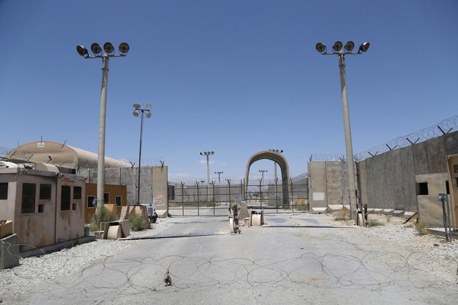 Căn cứ Mỹ nổ tung ở Afghanistan, những hình ảnh kinh hoàng - Israel tấn công thẳng vào trái tim Damascus, Syria, Nga tiết lộ bất ngờ gây sốc - Ảnh 1.