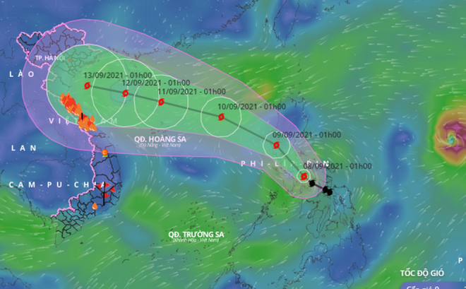 Bão Conson sẽ phải chịu tác động bởi một cơn bão rất mạnh khác đang hoạt động ngoài khơi Philippines. Ảnh: VOV