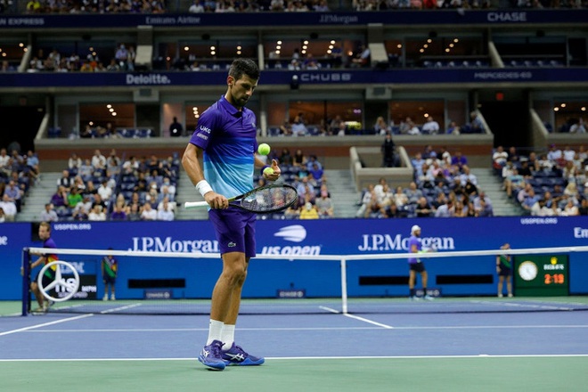 Liên tiếp bị la ó và gây nhiễu từ khán đài, Djokovic vẫn bản lĩnh ngược dòng vào bán kết US Open - Ảnh 3.