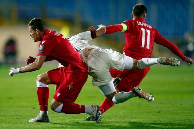 Tuyển Bỉ thắng nhọc nhằn Belarus trong ngày không có Lukaku - Ảnh 6.