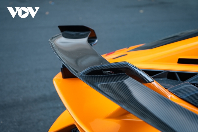 Ngắm siêu bò Lamborghini Aventador SVJ Roadster giá hơn 60 tỷ đồng tại Việt Nam - Ảnh 15. Ngắm siêu bò Lamborghini Aventador SVJ Roadster giá hơn 60 tỷ đồng tại Việt Nam - Ảnh 15.