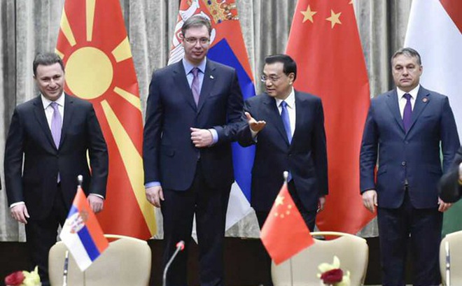 Thủ tướng Trung Quốc Lý Khắc Cường trong cuộc gặp với một số nhà lãnh đạo CEE năm 2014. Ảnh: THX