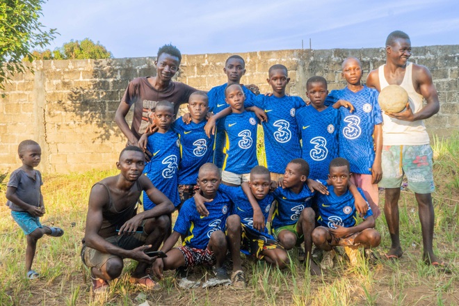Hành động nhân văn của sao Chelsea có thể thay đổi cuộc đời 11 cậu bé ở châu Phi - Ảnh 3.