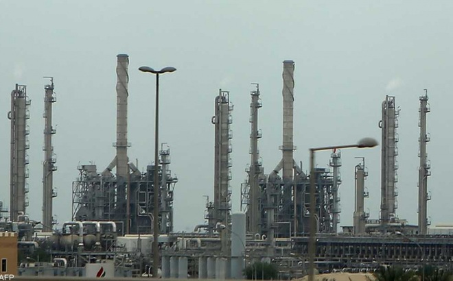 Hỏa hoạn tại nhà máy lọc dầu Kuwait (Ảnh: Ahram).